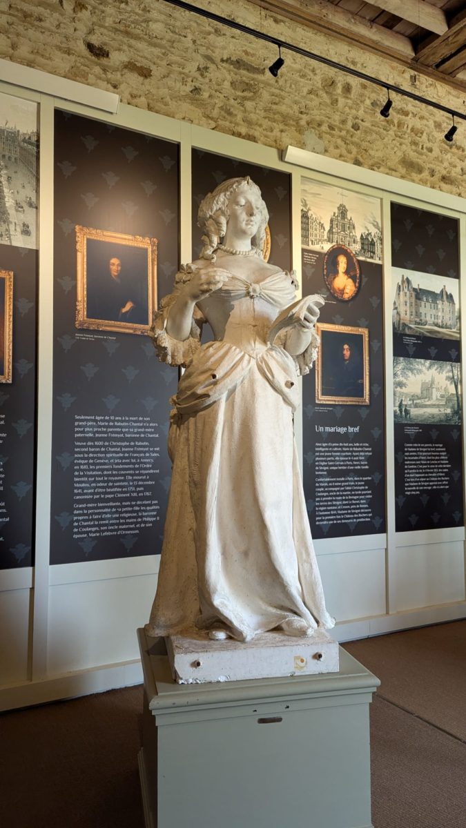 Statue de Madame de Sévigné - musée des Rochers Sévigné
