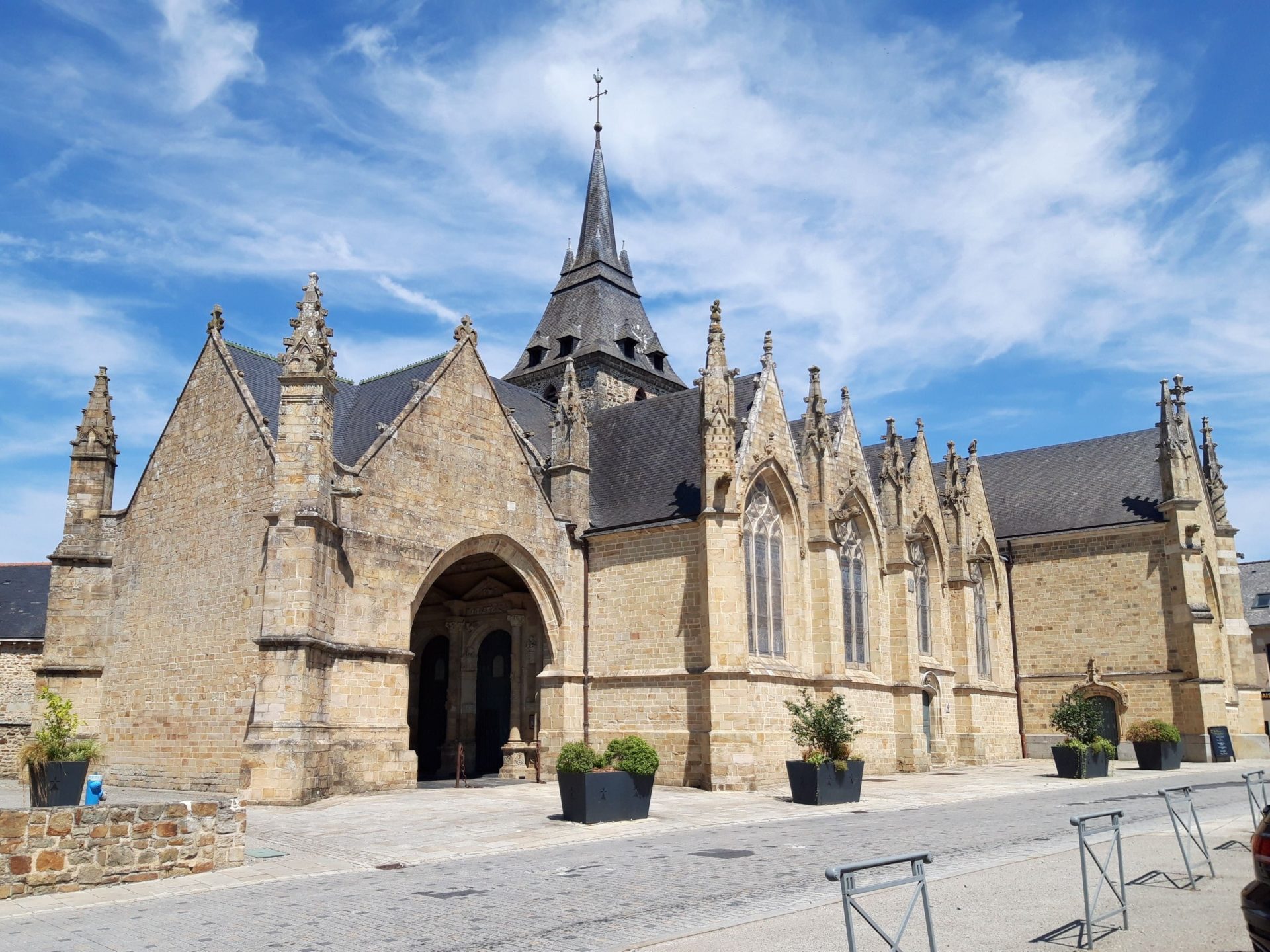 Eglise St Marse de Bais