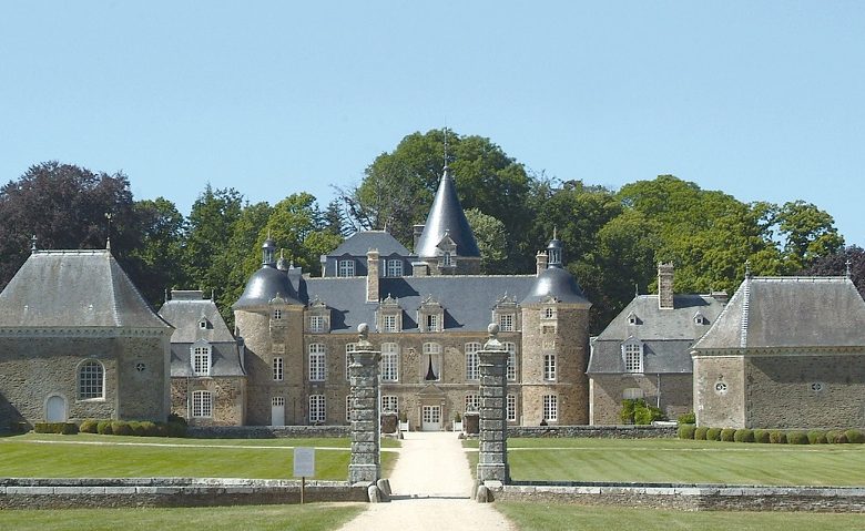 Castillo y parque zoológico de Bourbansais