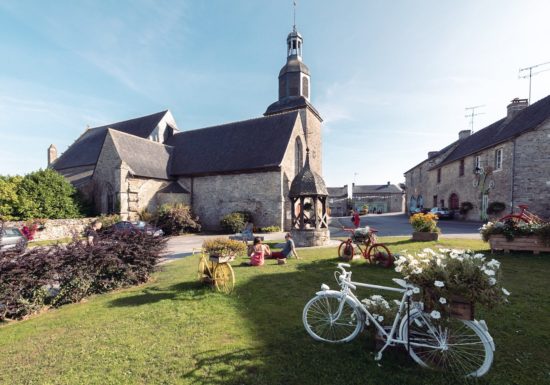 La collégiale de Champeaux, berceau de la Renaissance en Bretagne (groupes)
