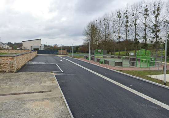 Aire de services à Pocé-les-Bois