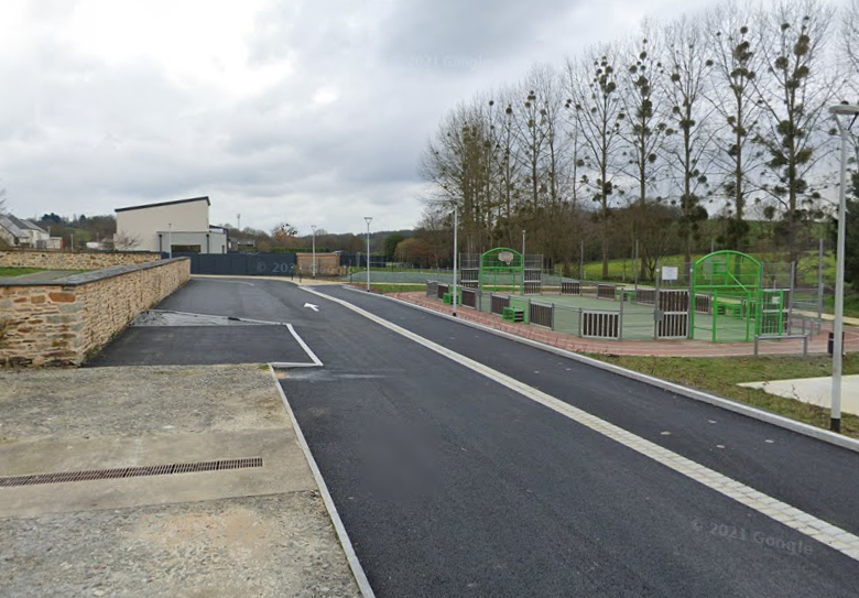 Aire de services à Pocé-les-Bois